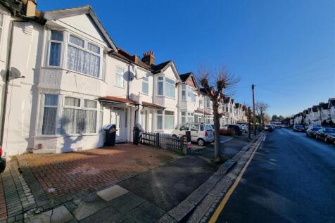 60 Melrose Avenue Outside 2.jpg