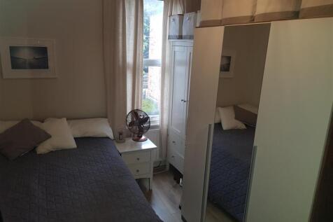 53b Gassiott Road Bedroom 1.jpg