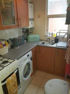 53b Gassoitt Road Kitchen 2.jpg