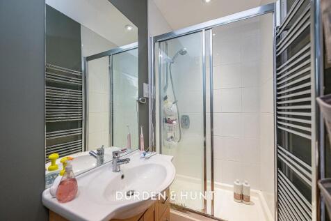 Master Bedroom En Suite