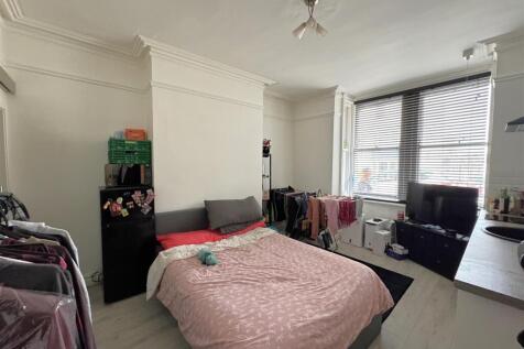 Flat 2 Studio.jpeg