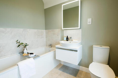 The Hedingham - Bathroom