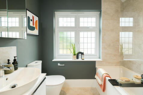 The Ashdon Grand - Bathroom