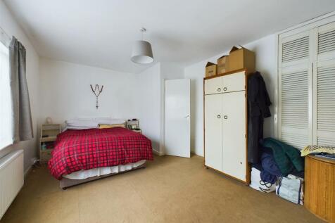 CAM03975G0-PR0028-STILL012.jpg