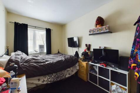 CAM03975G0-PR0028-STILL015.jpg