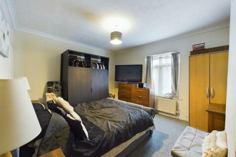 CAM03975G0-PR0049-STILL002.jpg