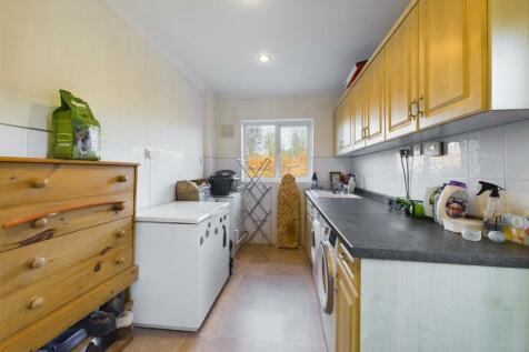 CAM03975G0-PR0054-STILL018.jpg