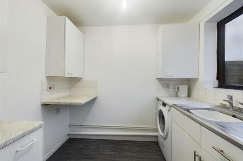 CAM03975G0-PR0061-STILL006.jpg
