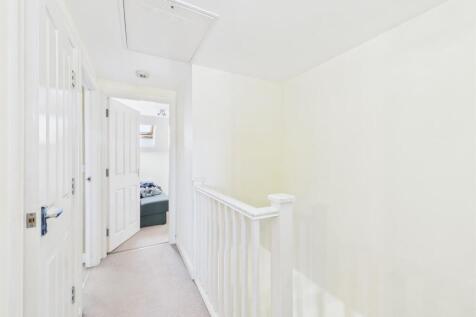 CAM03975G0-PR0091-STILL006.jpg