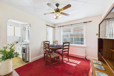 CAM03975G0-PR0132-STILL009.jpg