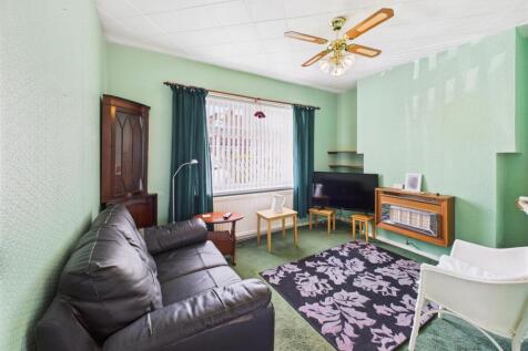 CAM03975G0-PR0132-STILL010.jpg