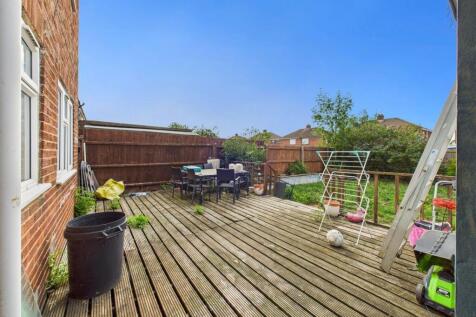 CAM03975G0-PR0140-STILL009.jpg