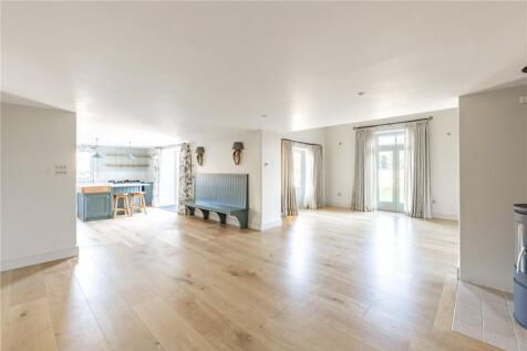 Kitchen Dining Area