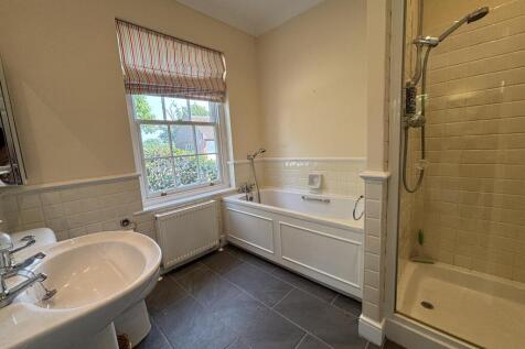 Bedroom 2 Ensuite