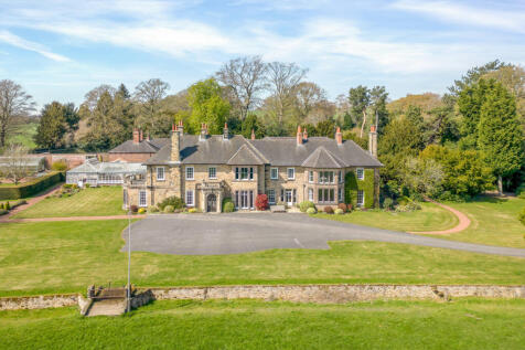 Lamb Close House