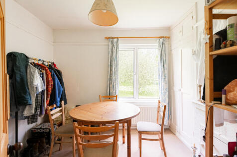 Bedroom/Dining Room