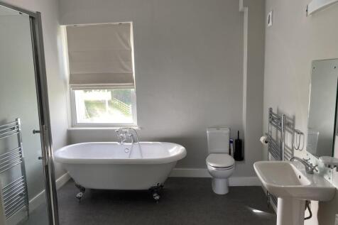 Ensuite to Bedroom 1