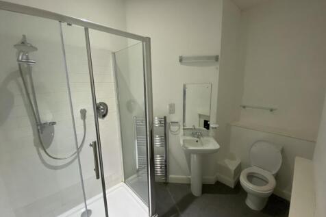 Ensuite to Bedroom 4