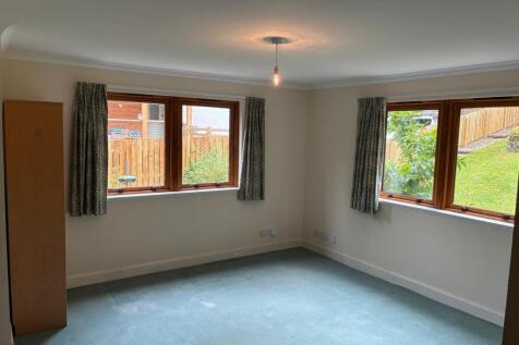 Bedroom 4/Office Space