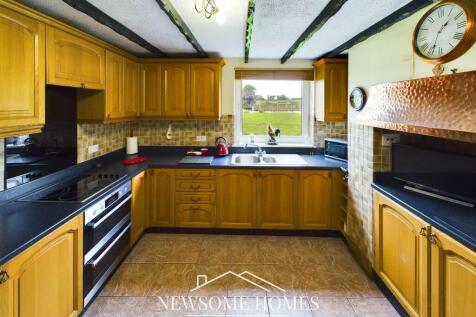 Kitchen/ Dining Room