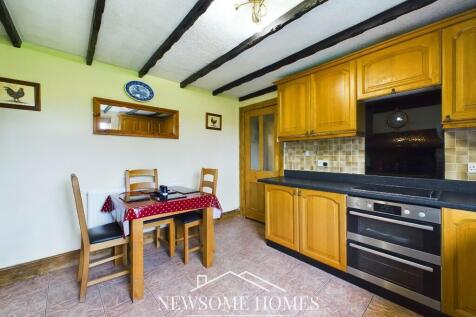 Kitchen/ Dining Room