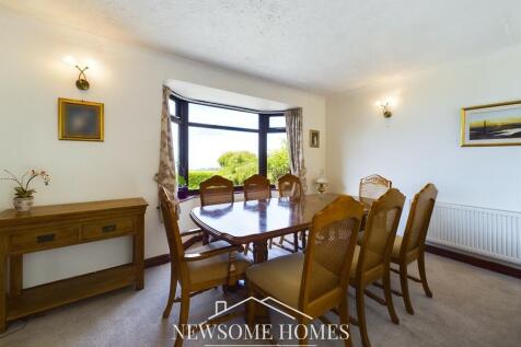 Lounge/ Dining Room