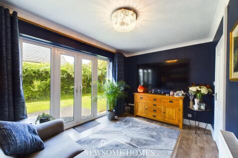 Sitting/ Dining Room