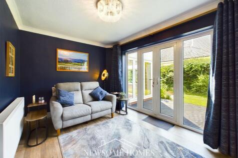 Sitting/ Dining Room
