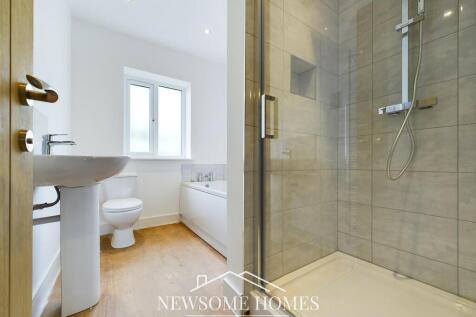 Bath/ Shower Room
