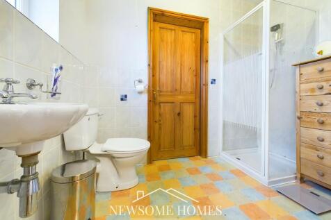 FF Shower Room