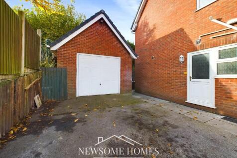 Detached Garage