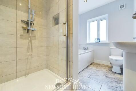 Bath/ Shower Room