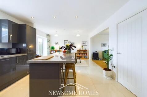Kitchen/ Family Room