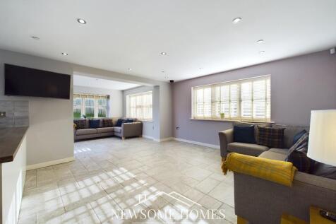 Family Room/ Kitchen