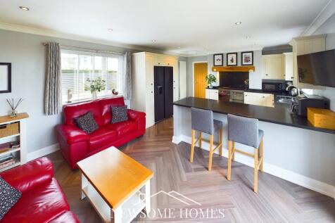 Kitchen/ Family Room