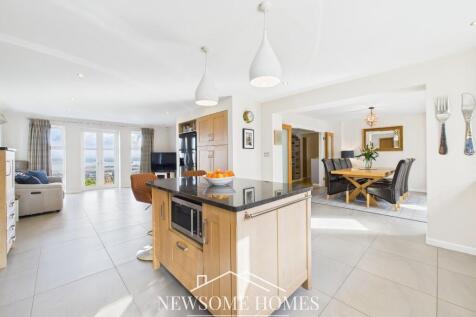 Kitchen/ Family Room