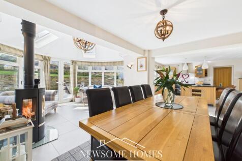 Kitchen/ Family Room