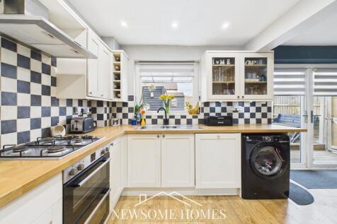 Kitchen/ Dining Room