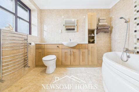 Bath/Shower Room