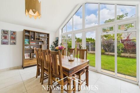 Kitchen/ Family Room