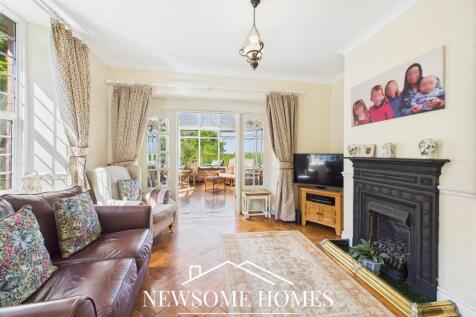 Dining/ Family Room