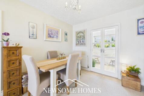 Lounge/ Dining Room
