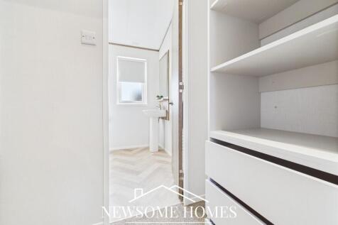 Walk in Wardrobe 