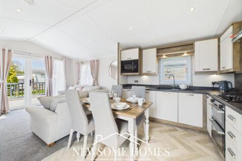 Lounge/ Kitchen