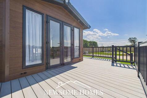 Decking/Seating Area