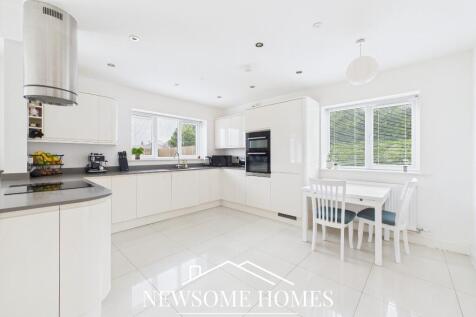 Kitchen/ Dining Room