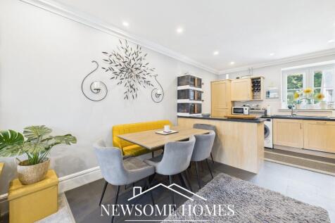 Dining Room/ Kitchen