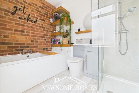 Bath/ Shower Room