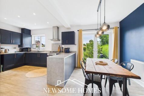 Kitchen/ Dining Room