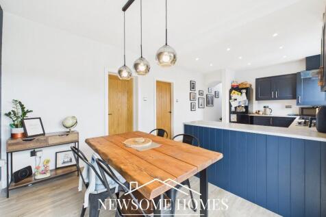 Kitchen/ Dining Room